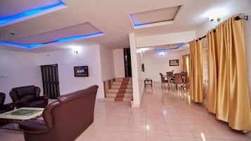 Presidential Suite | Living area | Flat-screen TV