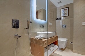 Douche, articles de toilette gratuits