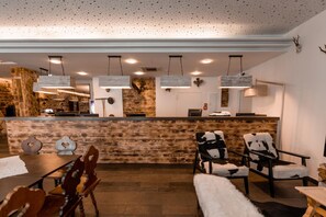 Restaurant - Jaeger's Munich - Hostel (Munich)