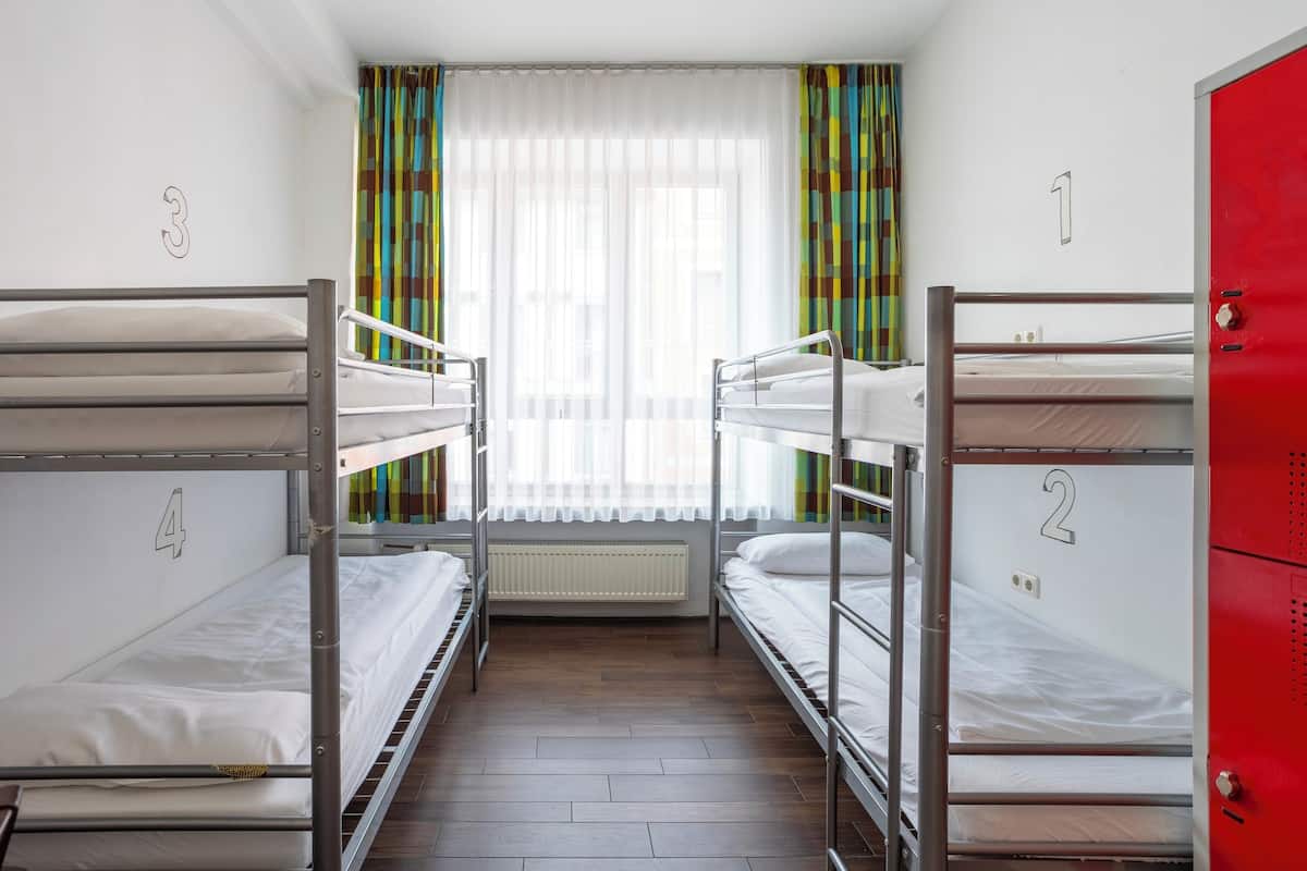 Bureau, Wi-Fi gratuit, draps fournis