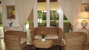 Lobby sitting area - Albergo Mediterraneo (Pietrasanta)