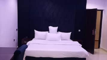 Habitación clásica, vista al parque | 1 habitación, ropa de cama de alta calidad, escritorio y wifi gratis