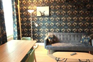 Living area - Kings Cross Apartments (London)