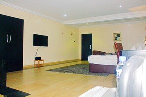 Executive Double Room | Premium bedding, desk, laptop workspace, free WiFi - Fresh Spring Hotels & Towers (Uyo)