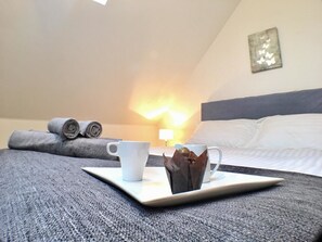 Apartment, 2 Bedrooms | 2 bedrooms, iron/ironing board, free WiFi - Luxurious Wessex Apartment (Reading)