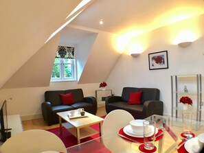 Apartment, 2 Bedrooms | Living area | Flat-screen TV - Luxurious Wessex Apartment (Reading)