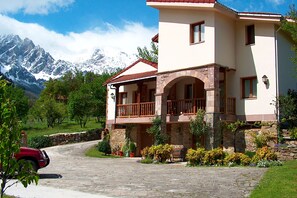 Exterior - Apartamentos Javier (Camaleno)