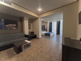 Deluxe Double Room | Premium bedding, minibar, in-room safe, desk