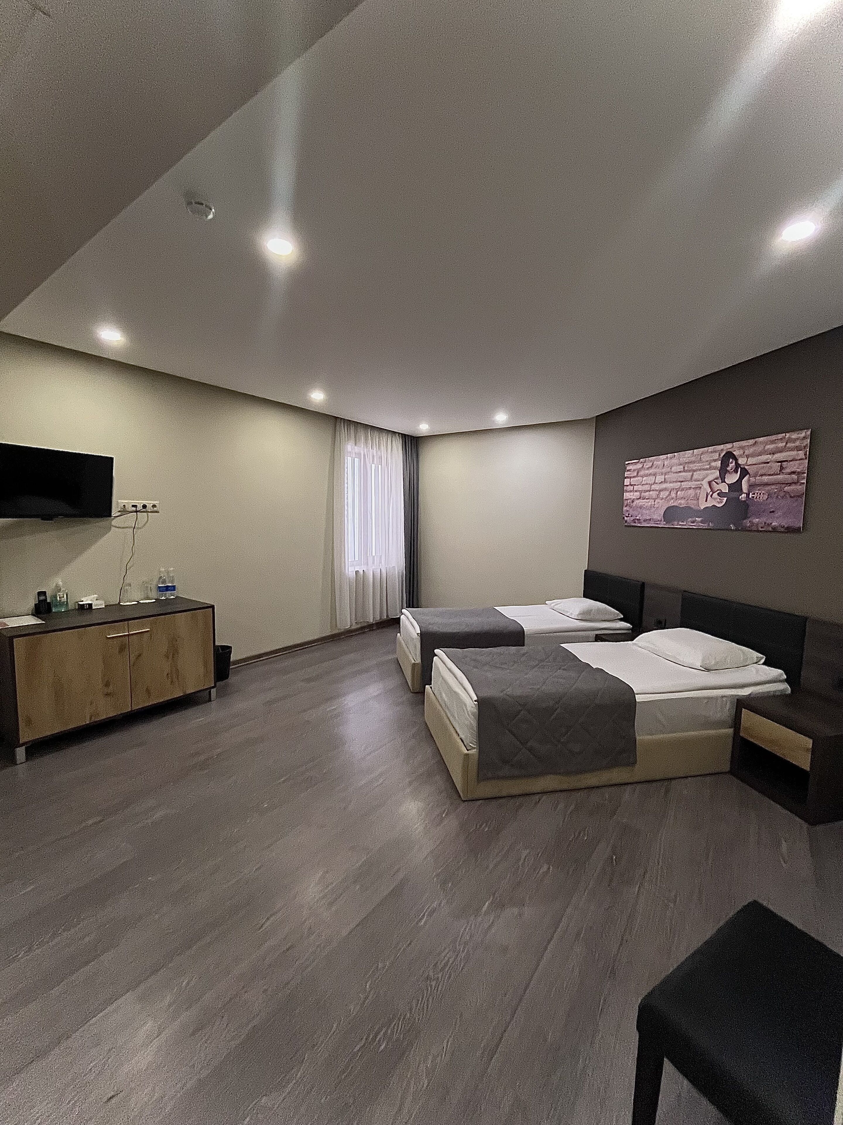 economy twin room | premium bedding, minibar, in-room safe, desk