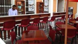 Bar (on property) - Gran Casona Hostal (Iquique)