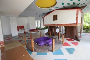 어린이 놀이 공간 - 실내