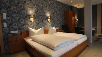 Habitació triple | Minibar, habitacions insonoritzades, wifi gratuïta i roba de llit