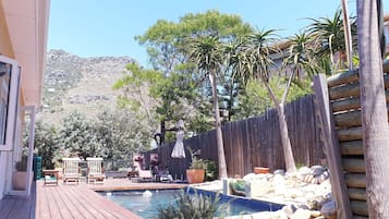 Piscine extérieure (ouverte en saison)