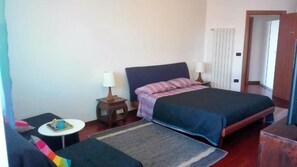 Minibar, desk, free cots/infant beds, free WiFi - Villa Patrizia BB (Ercolano)