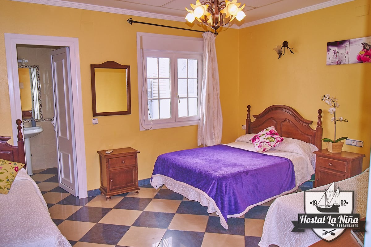 Habitación triple superior | Escritorio y wifi gratis