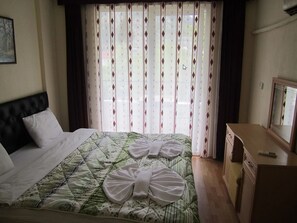 Minibar, in-room safe, desk, soundproofing - Arikanda River Garden Hotel (Kumluca)