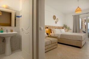 Studio, vue mer | Coffres-forts dans les chambres, fer et planche à repasser