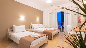 Studio, pemandangan laut | Brankas, setrika/meja setrika, Wi-Fi gratis, dan seprai linen