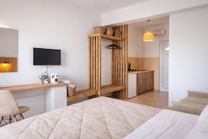 Studio, Sea View | In-room safe, iron/ironing board, free WiFi, bed sheets