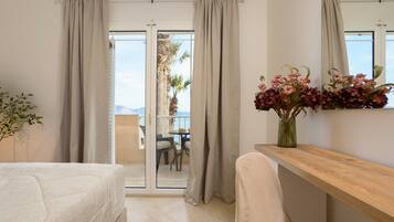 Studio, Sea View | In-room safe, iron/ironing board, free WiFi, bed sheets