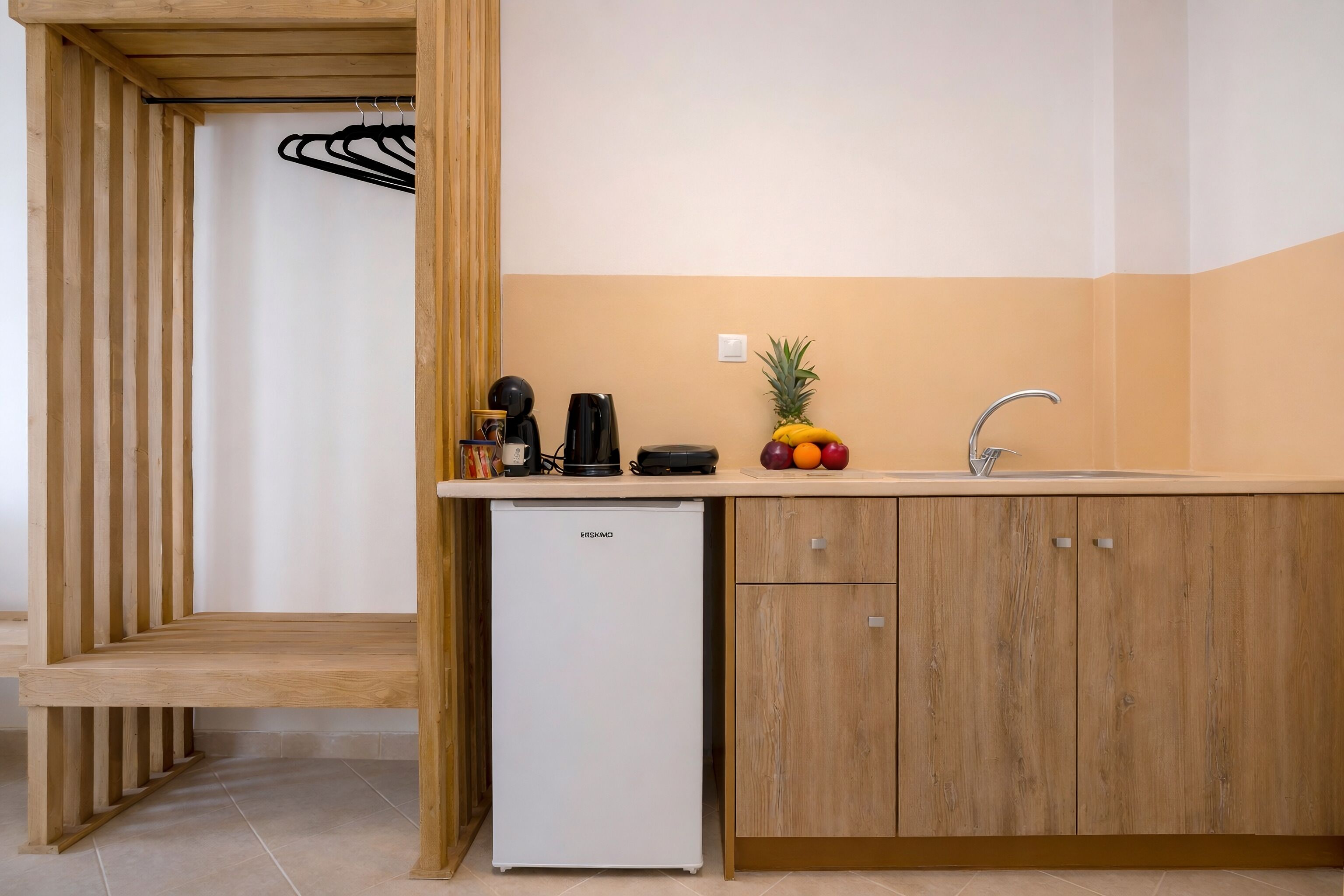 Estudio, vistas al mar | Caja fuerte, tabla de planchar con plancha, wifi gratis y ropa de cama
