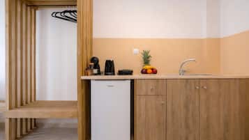 Studio, Sea View | In-room safe, iron/ironing board, free WiFi, bed sheets
