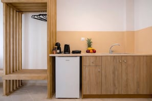 Studio, Sea View | In-room safe, iron/ironing board, free WiFi, bed sheets