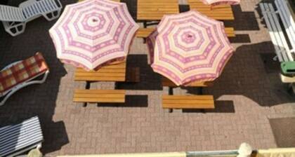 Auberge Riva Bella - Hostel