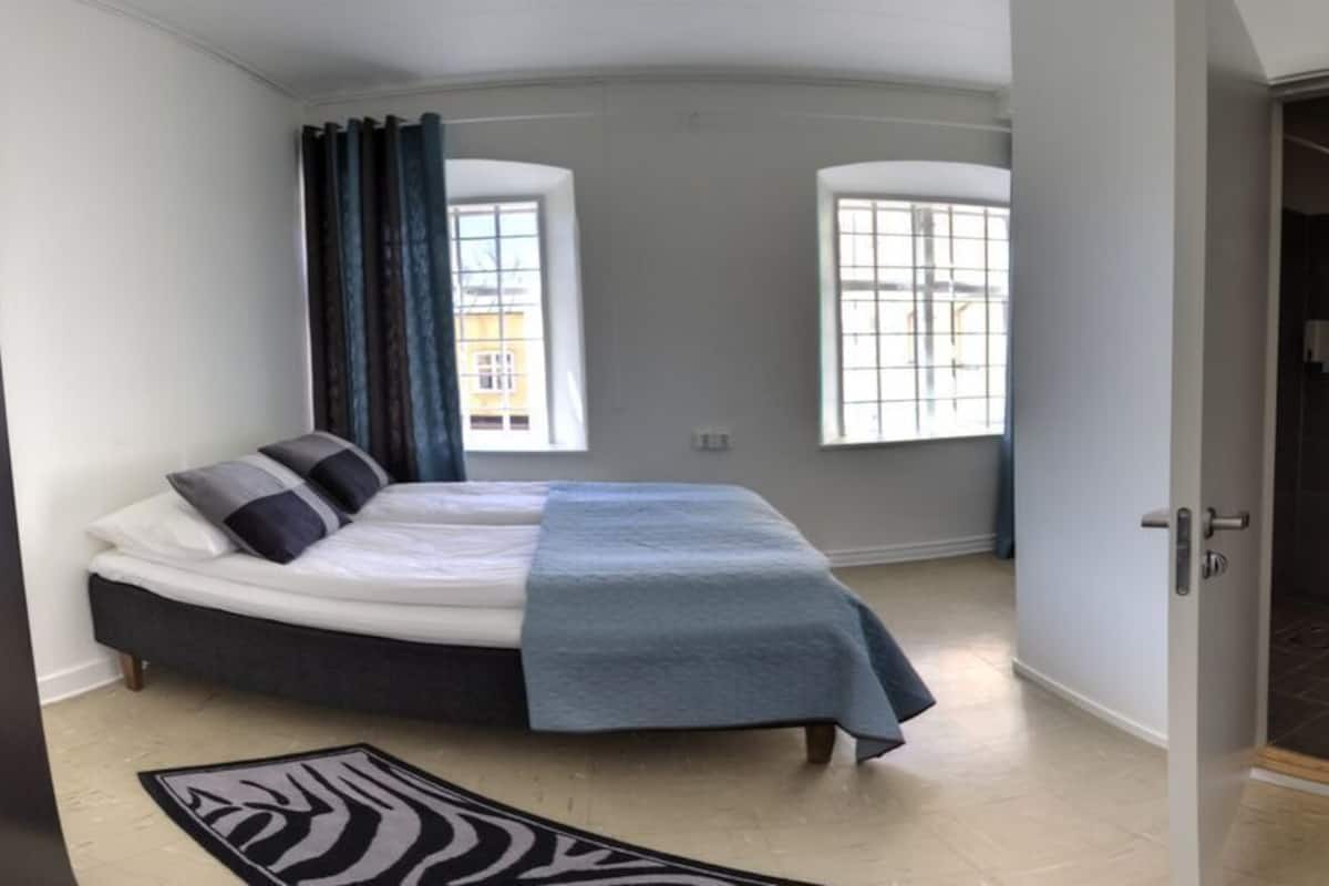 Double Room, Private Bathroom, Courtyard View | Desk, rollaway beds, free WiFi, bed sheets