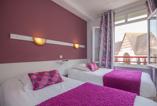 Cribs/infant beds, free WiFi, bed sheets