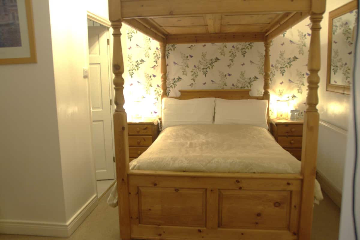 Comfort Double Room | 1 bedroom, desk, blackout drapes, iron/ironing board (on request)