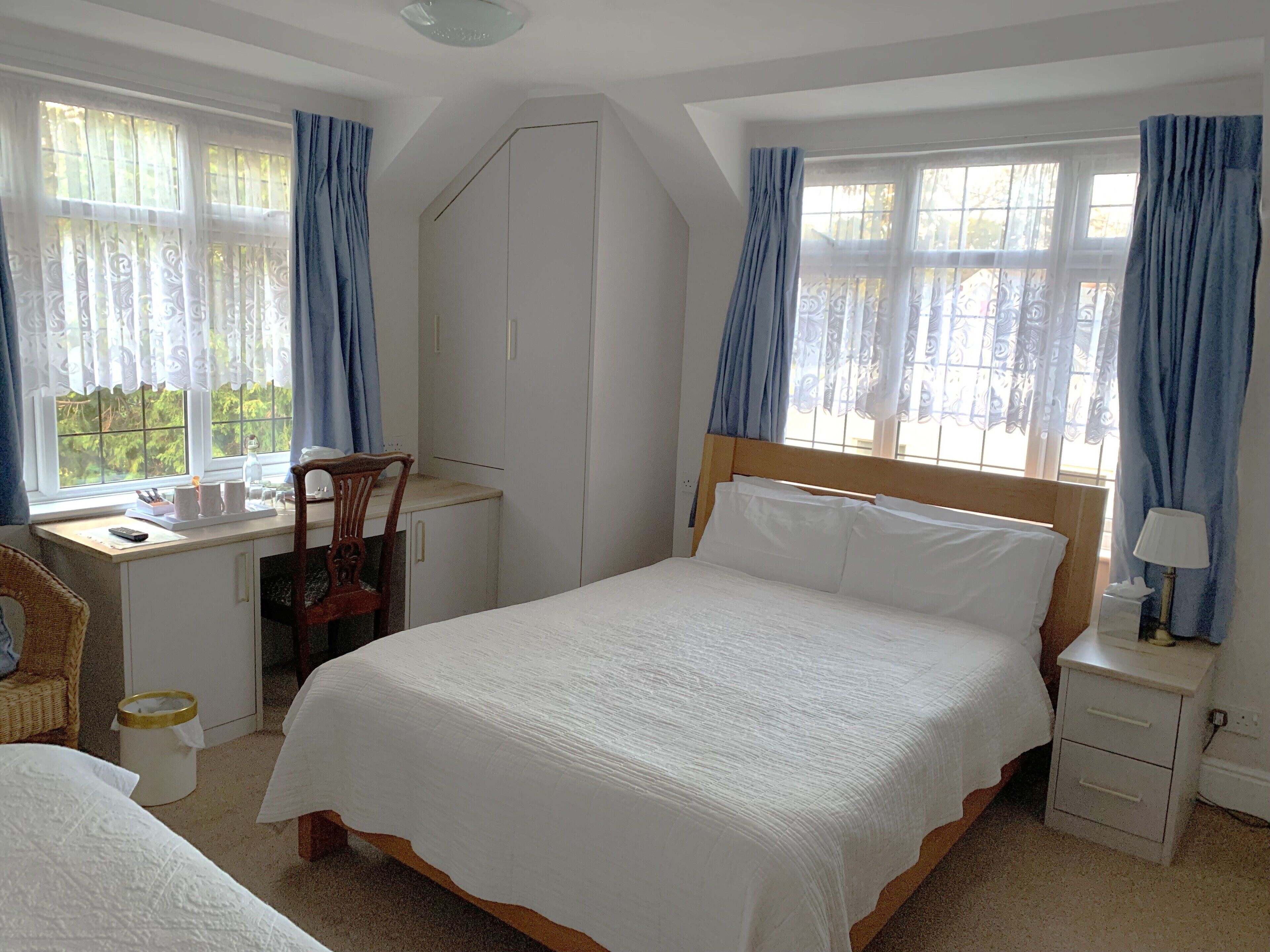 Dobbeltrom – familie | 1 soverom, individuelt dekorert, individuelt innredet og skrivebord