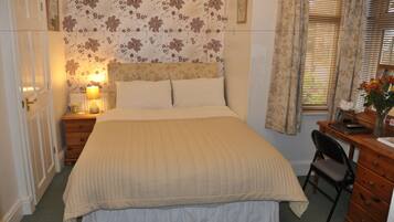 Comfort Double Room | 1 bedroom, individually decorated, individually furnished, desk