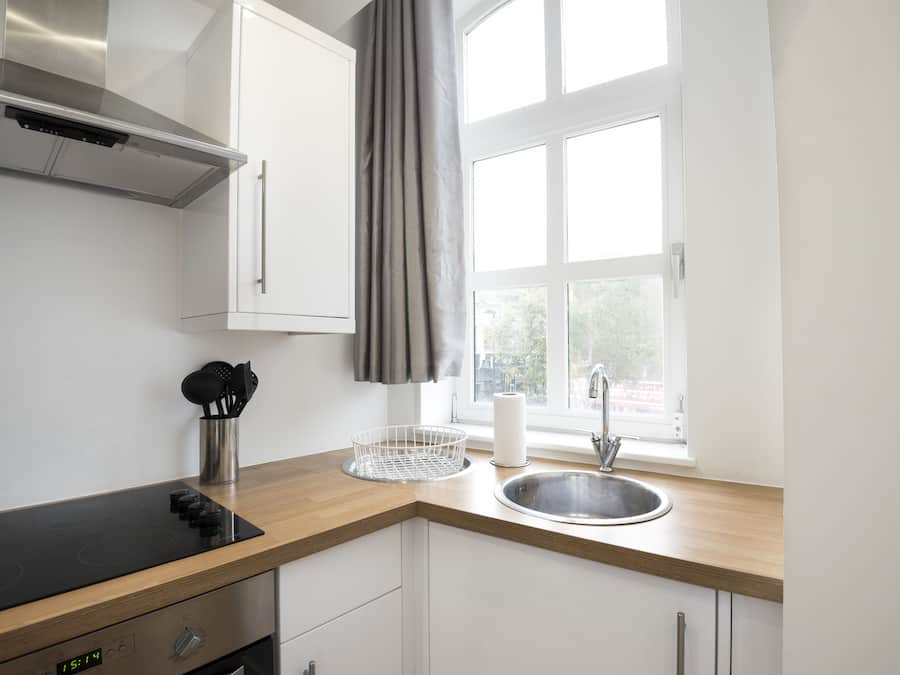 Apartment | Private kitchen | Fridge, microwave, oven, stovetop