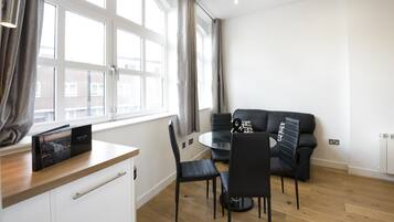 Apartment | In-room dining
