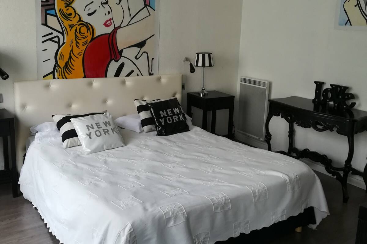 Individually decorated, individually furnished, soundproofing