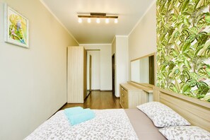 2 bedrooms, iron/ironing board, free cots/infant beds, free WiFi