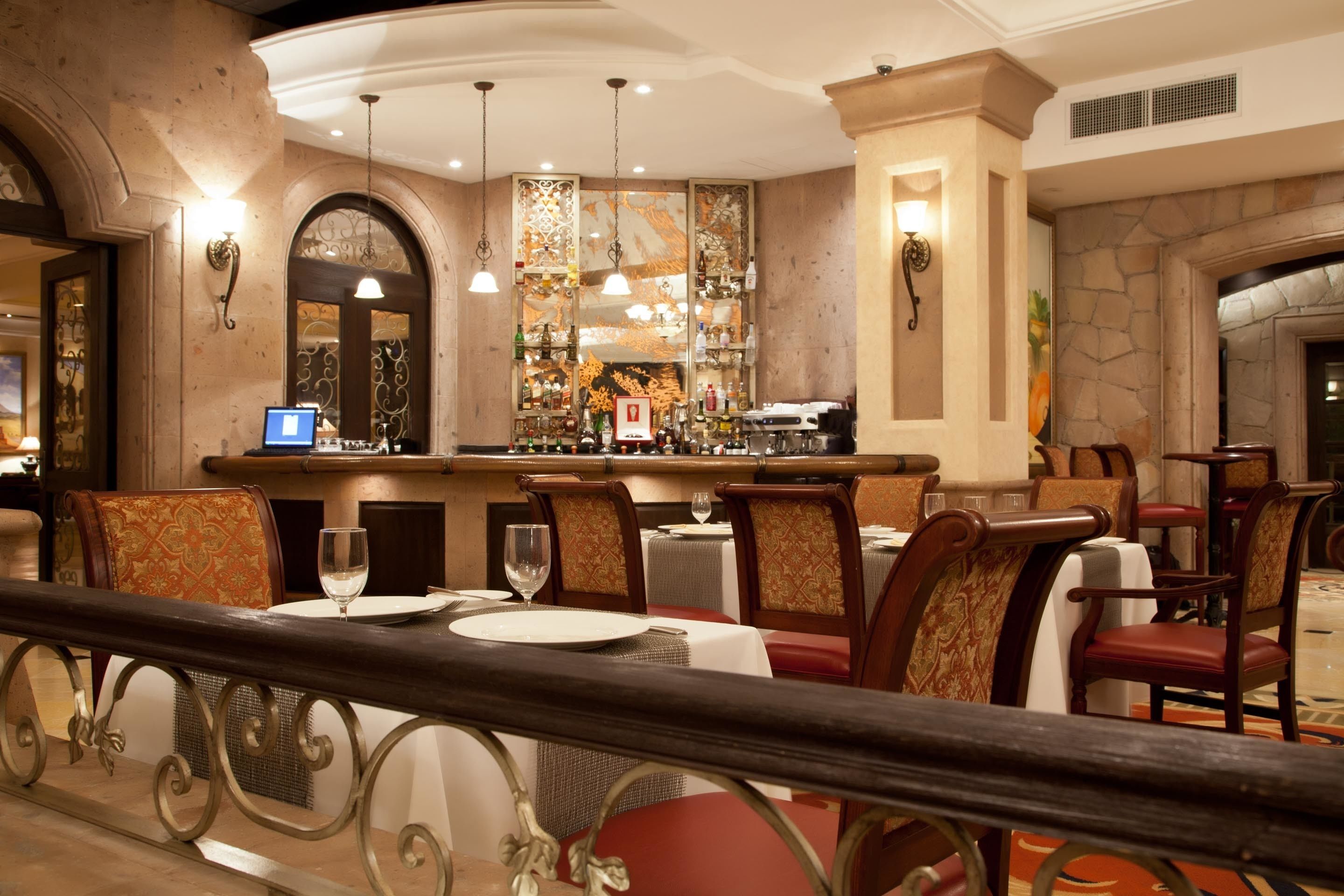 4 restaurants, breakfast, lunch, dinner served; international cuisine