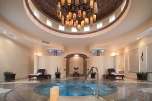 Bain à remous intérieur