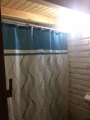 Cabin | Bathroom shower