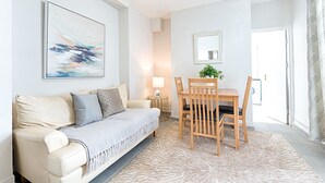Unclassified image, 4 of 18, button - Swansea Town House - 5 min to City Ctre (Swansea)