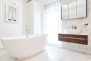 Nhà, 4 phòng ngủ | Phòng tắm | Đồ dùng nhà tắm miễn phí 