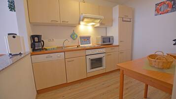 公寓, 1 間臥室 (Butt, 1. Etage) | 私人廚房 | 雪櫃、微波爐、爐具、咖啡機/沖茶器