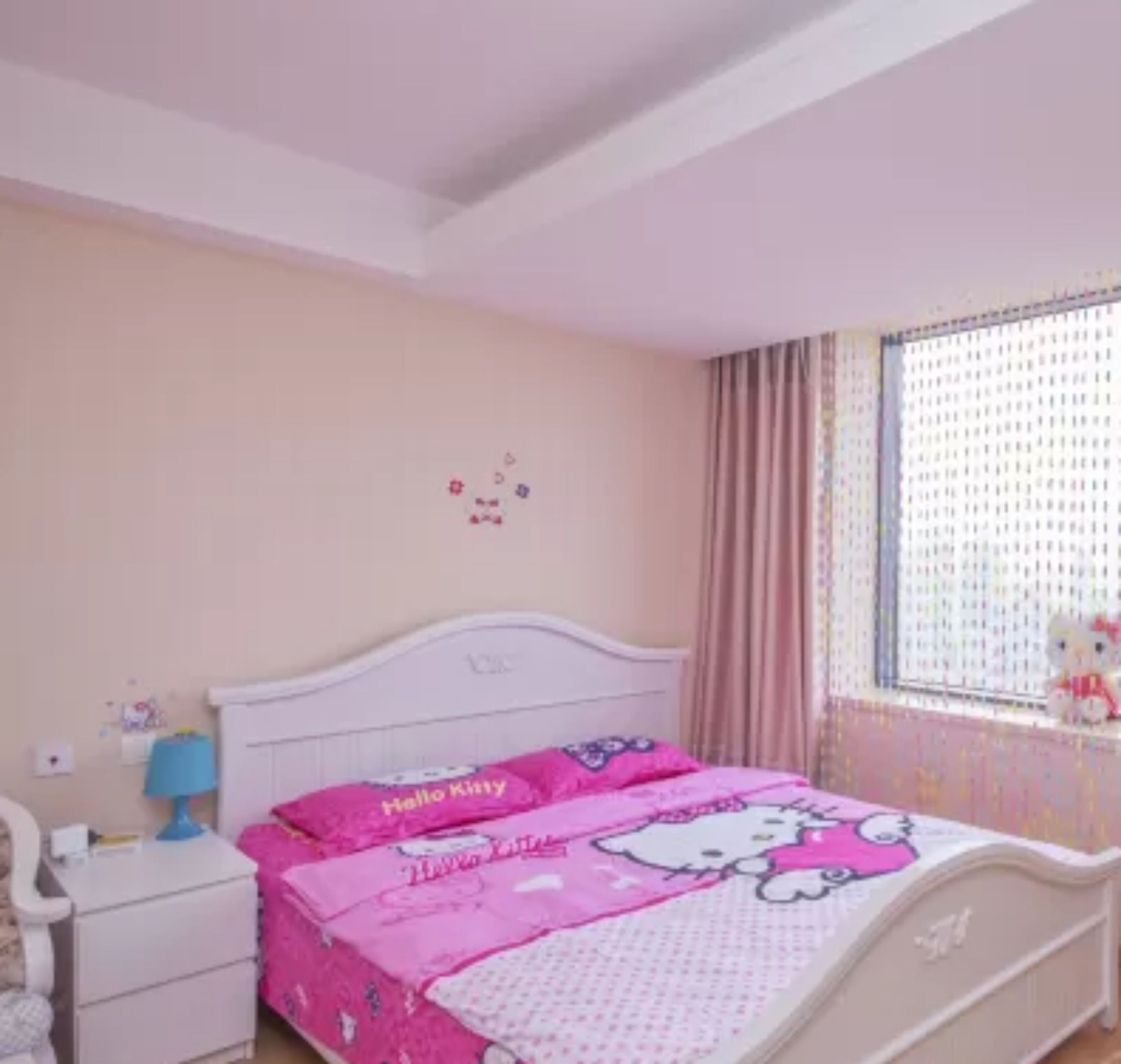 desk, blackout curtains, free wifi