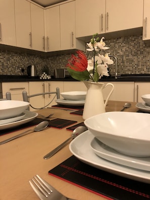 Apartment, 2 Bedrooms | Private kitchen