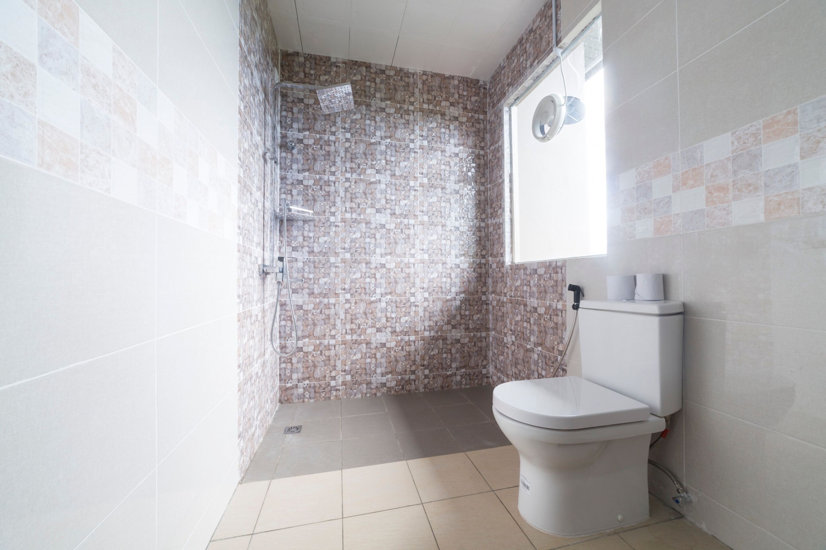 Comfort Quadruple Room, Multiple Beds, City View | Bathroom | Combined shower/tub, free toiletries, hair dryer, slippers