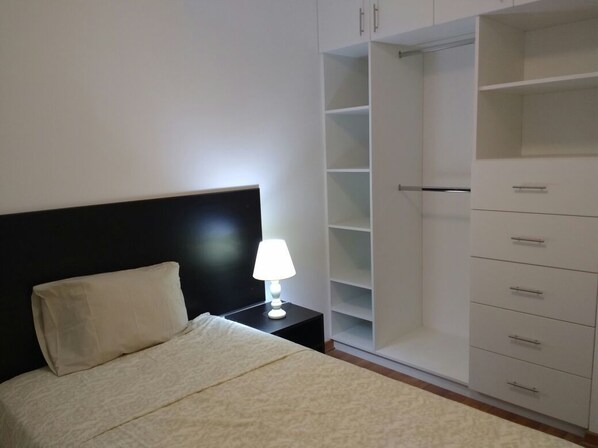 Apartment, 3 Bedrooms | 3 bedrooms, premium bedding, iron/ironing board, free WiFi
