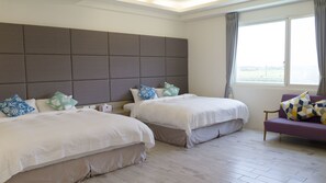 Family Suite, Multiple Beds, Hot Tub, Courtyard Area | Premium bedding, minibar, desk, blackout drapes - Pisces Garden B&B (Checheng)