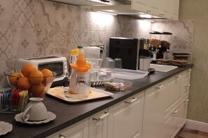 Free daily buffet breakfast