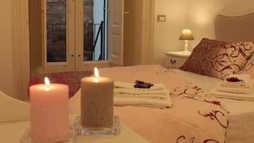 Habitación doble superior, en el área del jardín | Edredón y artículos del minibar gratis